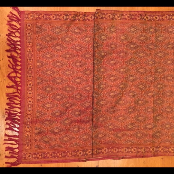 Silk scarf/wrap in maroon/amber - Picture 7 of 9